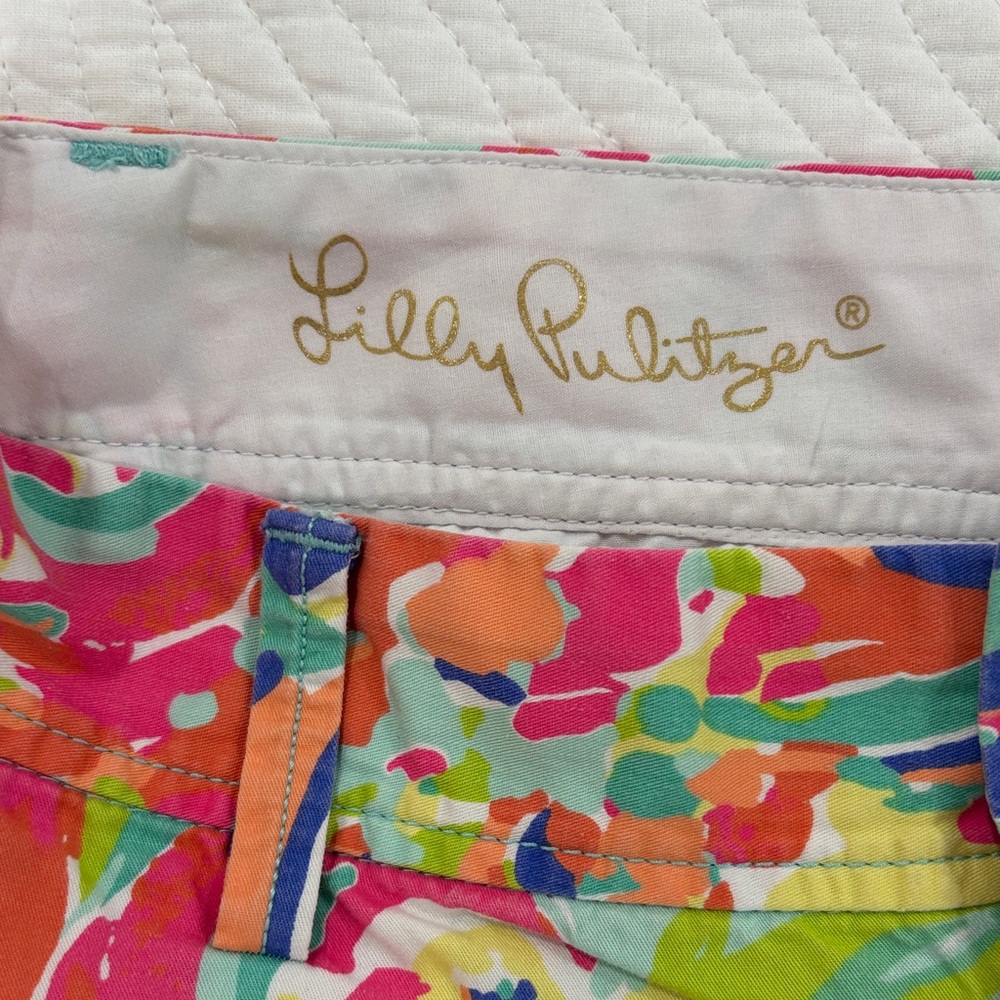Lilly Pulitzer, The Callahan Short. Vibrant & Floral - Picture 3 of 9